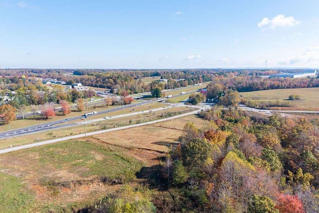 4.76 Acres of Mixed-Use Land for Sale in Baxter, Tennessee