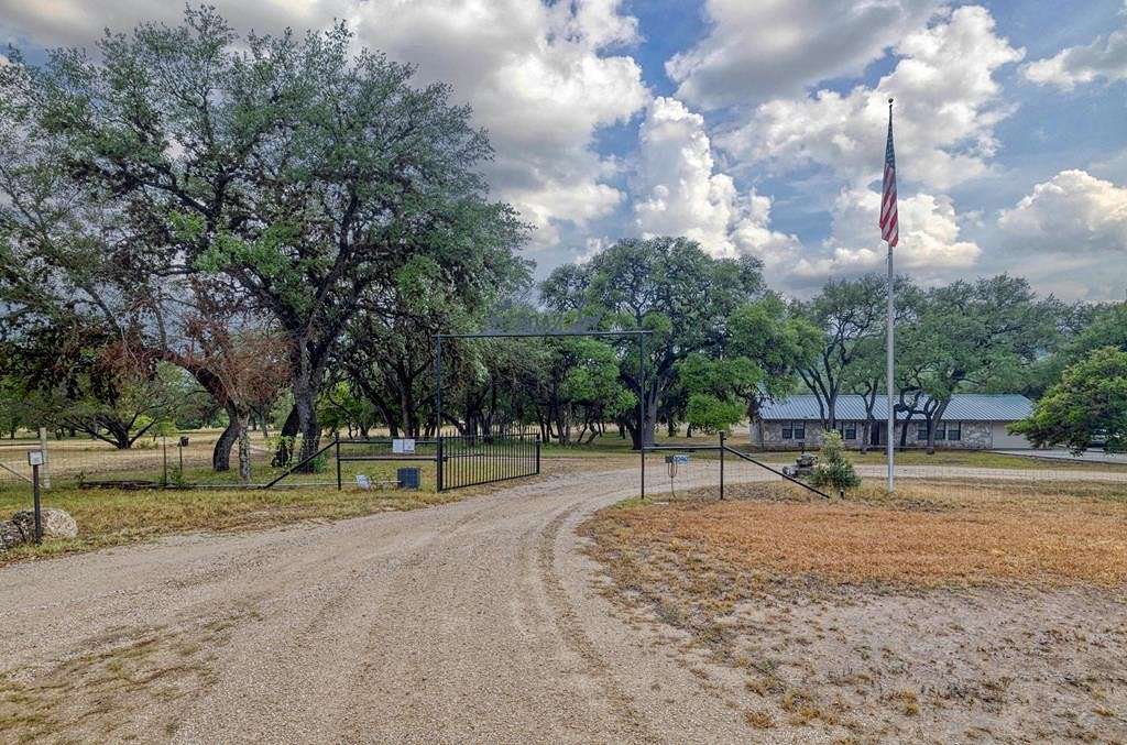 32 Acres of Improved Recreational Land for Sale in Rocksprings, Texas