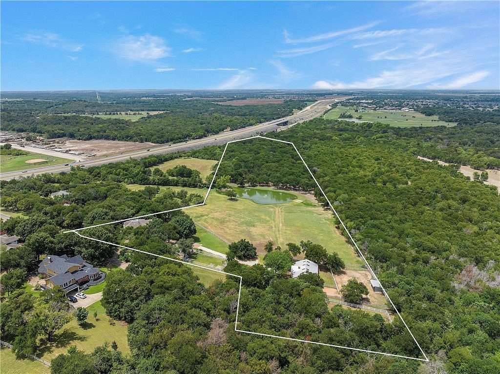 16.137 Acres of Land with Home for Sale in Woodway, Texas