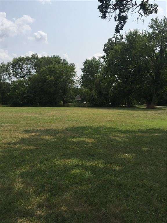 0.482 Acres of Residential Land for Sale in Kincaid, Kansas