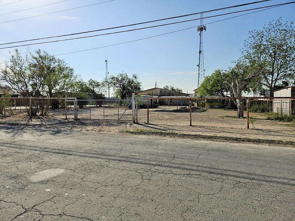 0.26 Acres of Mixed-Use Land for Sale in Del Rio, Texas