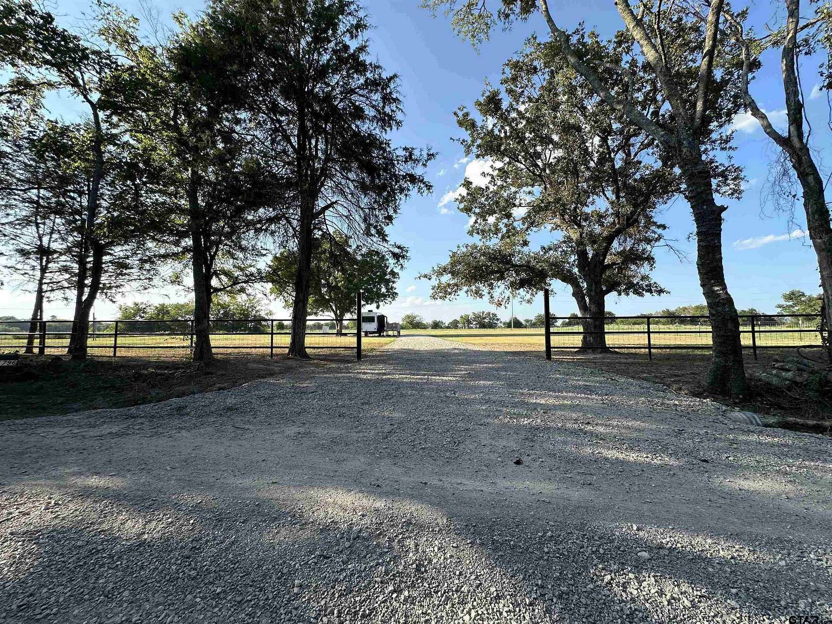 2 Acres of Residential Land with Home for Sale in Quinlan, Texas