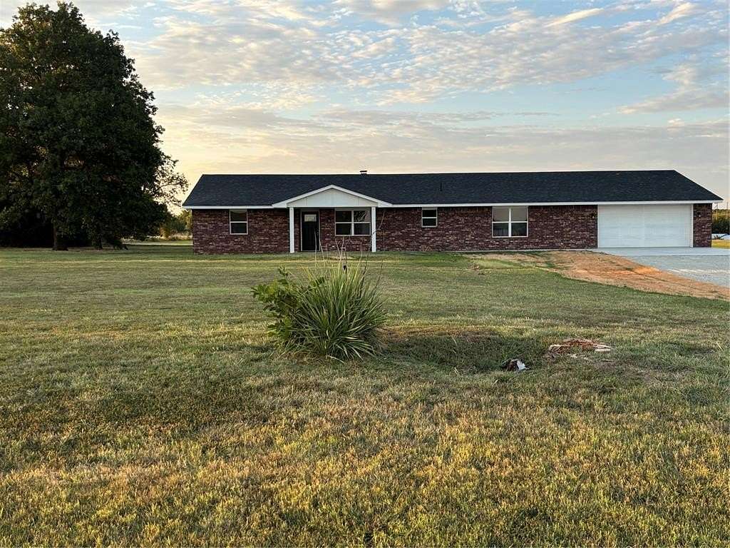 5 Acres of Residential Land with Home for Sale in Meeker, Oklahoma