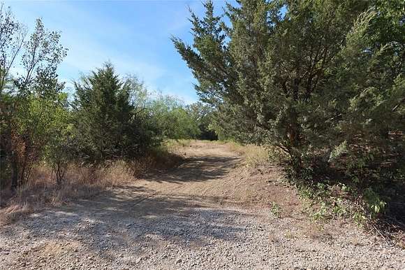 1.929 Acres of Land for Sale in Bowie, Texas