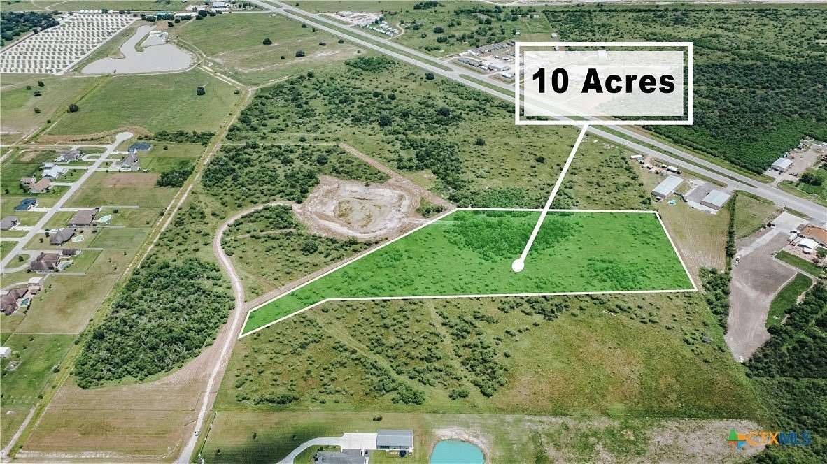 10 Acres of Residential Land for Sale in Victoria, Texas