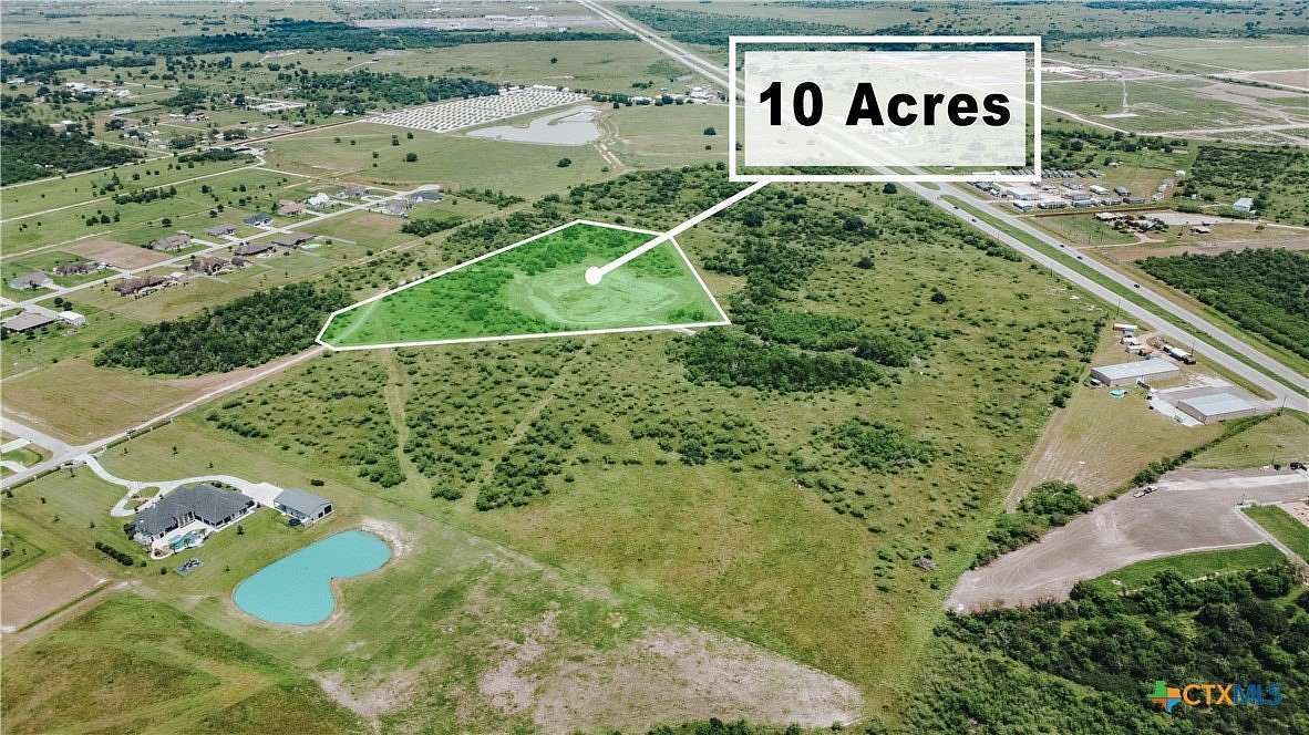 10 Acres of Land for Sale in Victoria, Texas