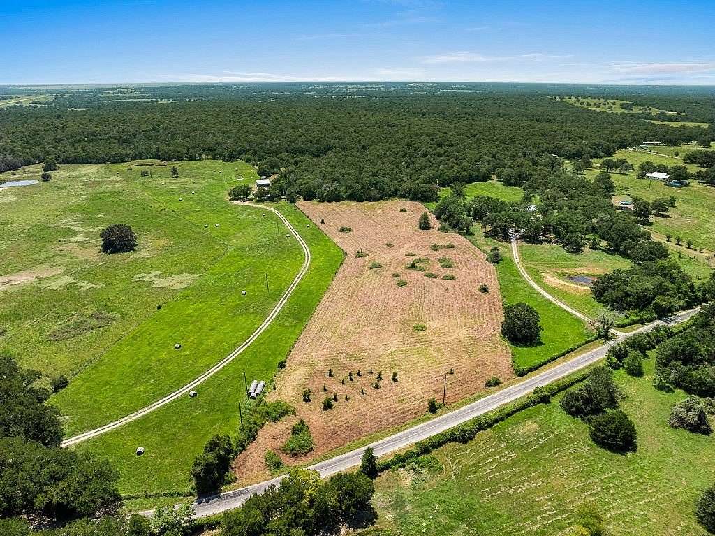 22.08 Acres of Agricultural Land for Sale in Thrall, Texas