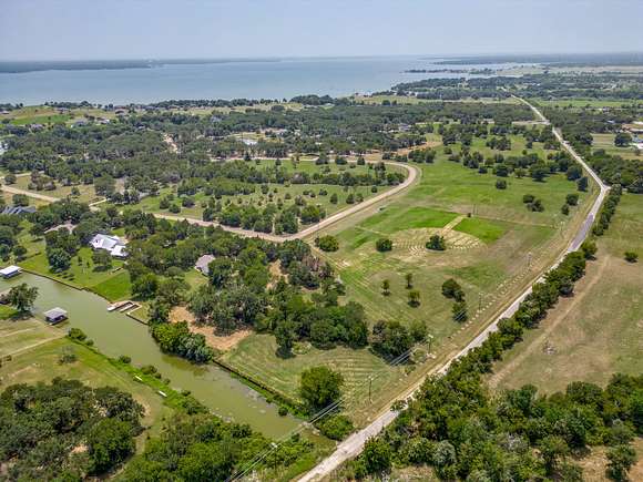 26 Acres of Recreational Land for Sale in Corsicana, Texas