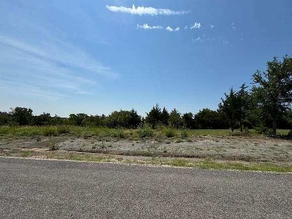 1.001 Acres of Residential Land for Sale in Van Alstyne, Texas