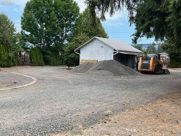 0.33 Acres of Commercial Land for Sale in Newberg, Oregon