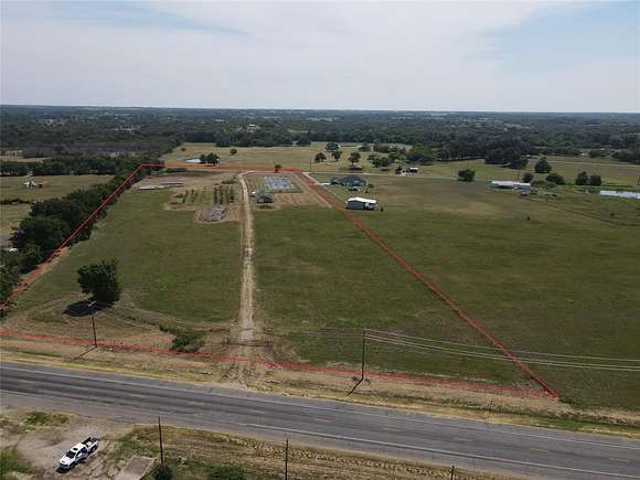 12 Acres of Land for Sale in Savoy, Texas