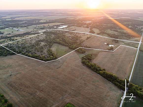 140 Acres of Recreational Land & Farm for Sale in Fredonia, Kansas