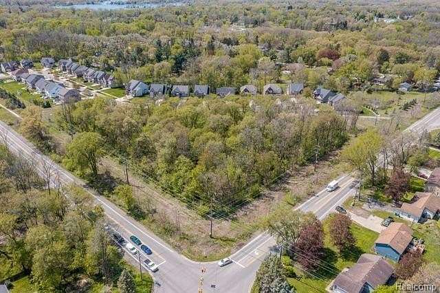 4.46 Acres of Residential Land for Sale in Commerce Township, Michigan