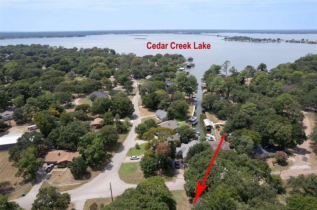 0.375 Acres of Land for Sale in Gun Barrel City, Texas