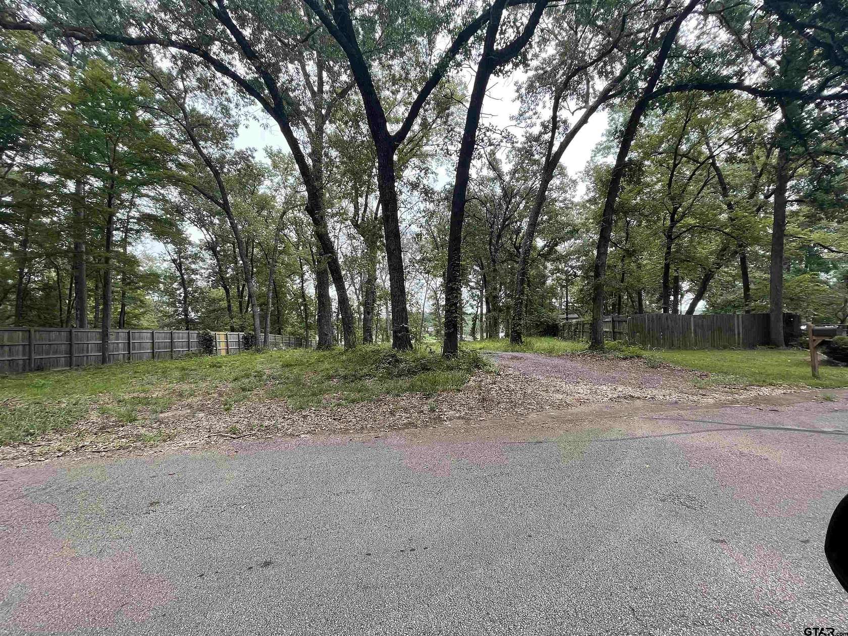 0.915 Acres of Residential Land for Sale in Tyler, Texas