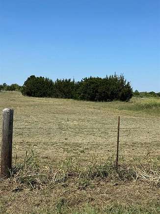 6.116 Acres of Land for Sale in Blum, Texas