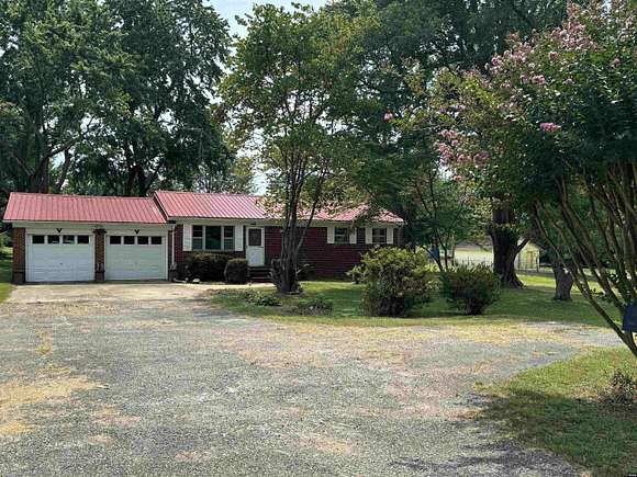 2.88 Acres of Residential Land with Home for Sale in South Fulton, Tennessee