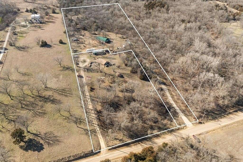 3 Acres of Residential Land with Home for Sale in Coffeyville, Kansas