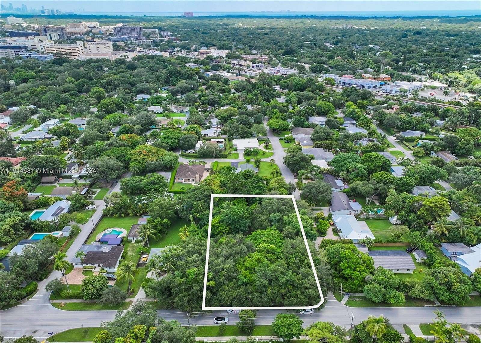 0.75 Acres of Residential Land for Sale in South Miami, Florida