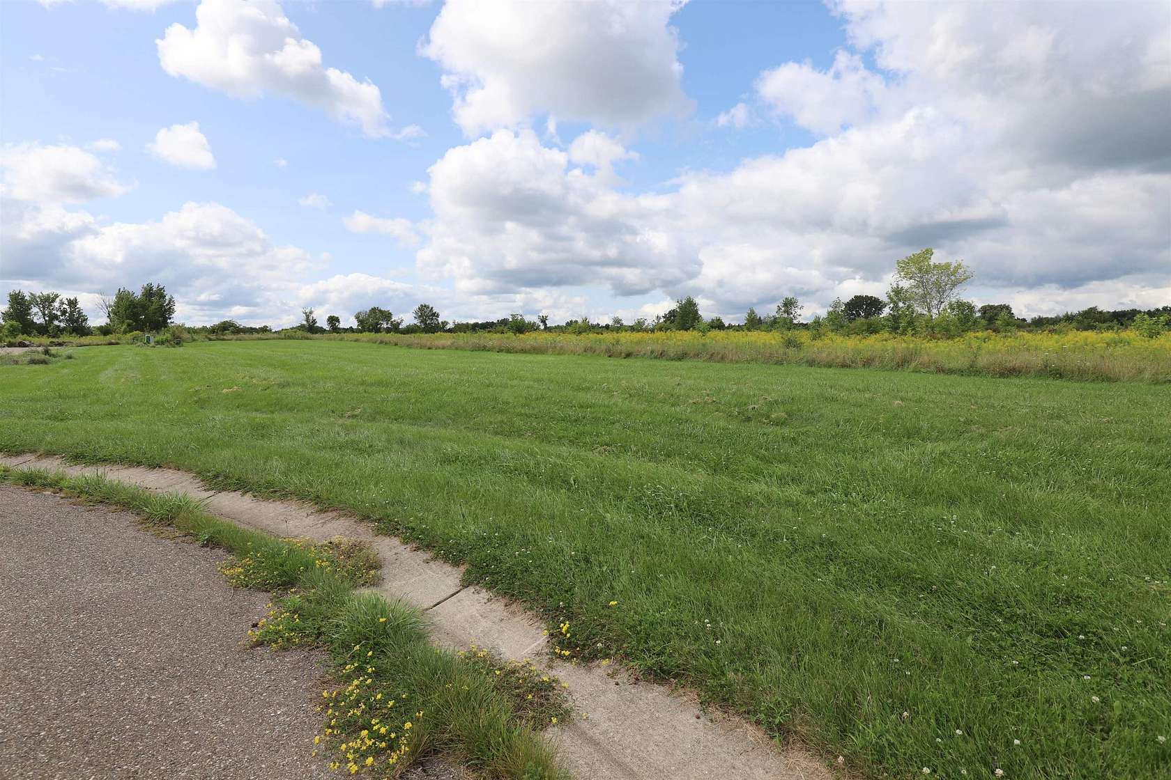 0.46 Acres of Residential Land for Sale in Flint, Michigan