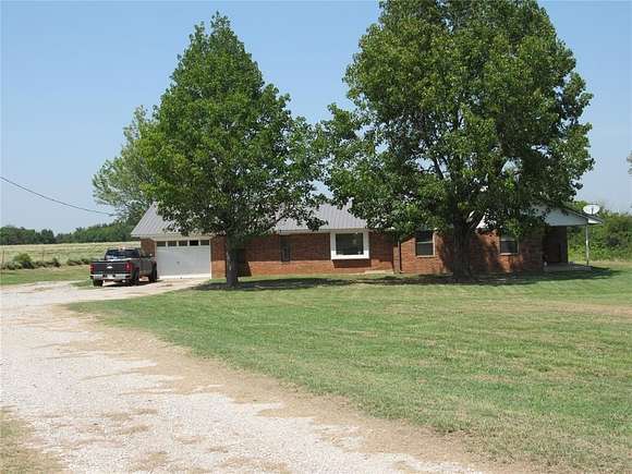 4.97 Acres of Residential Land with Home for Sale in Lindsay, Oklahoma