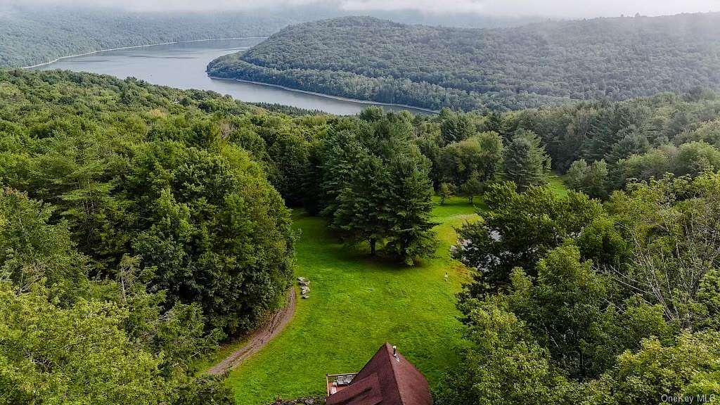 105 Acres of Recreational Land with Home for Sale in Roscoe, New York