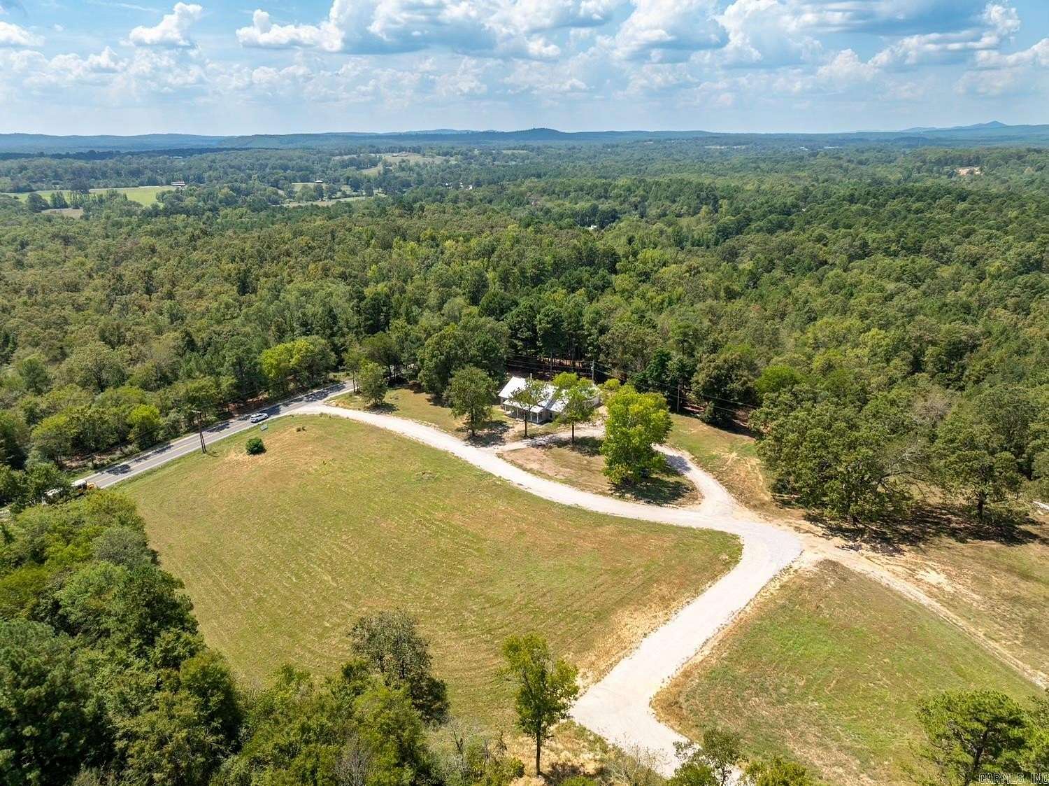 3 Acres of Residential Land with Home for Sale in Pearcy, Arkansas