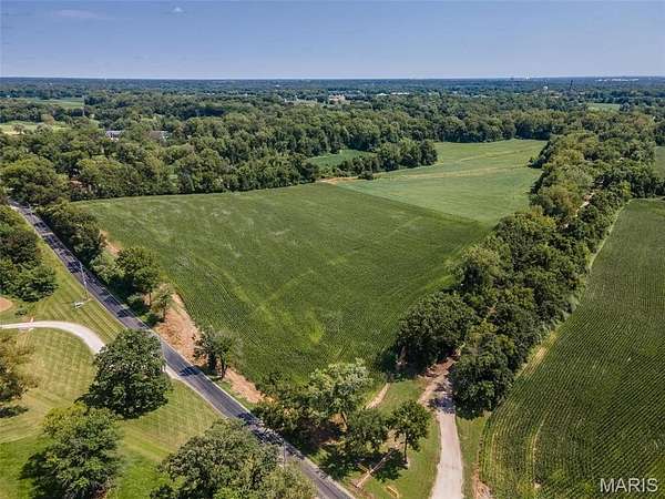 24.1 Acres of Agricultural & Residential Land for Sale in Alton, Illinois