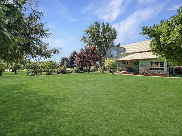 4.09 Acres of Residential Land with Home for Sale in Richland, Oregon