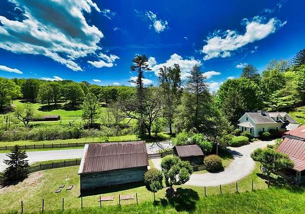 15.8 Acres of Land with Home for Sale in Blue Ridge, Georgia