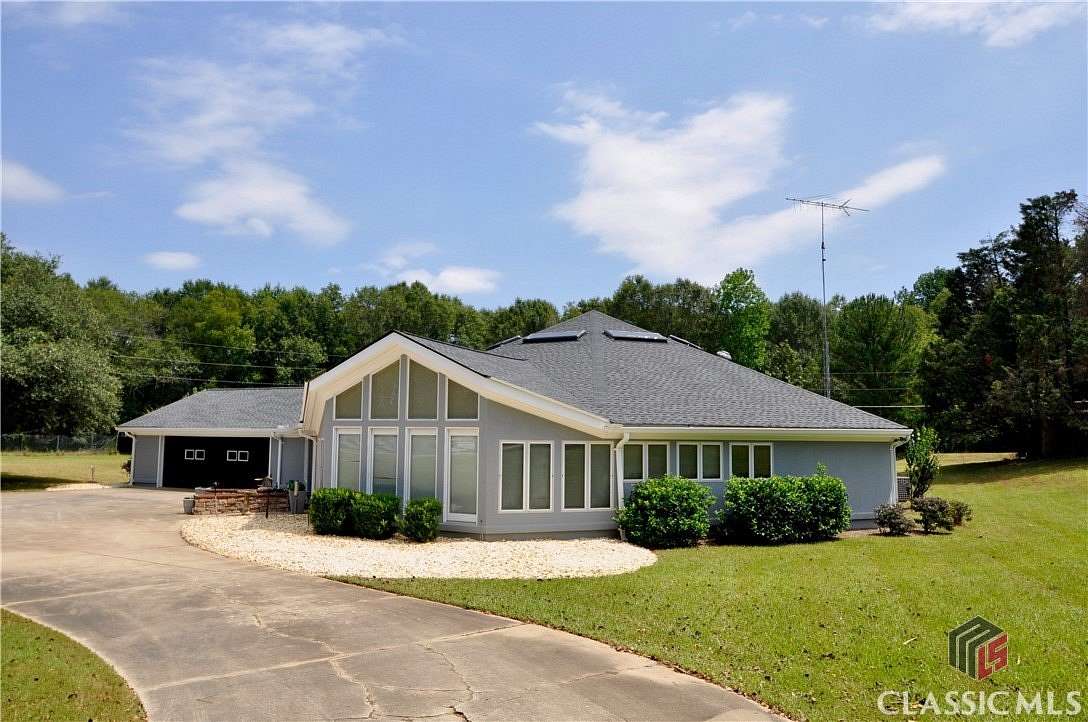 4.67 Acres of Residential Land with Home for Sale in Bogart, Georgia