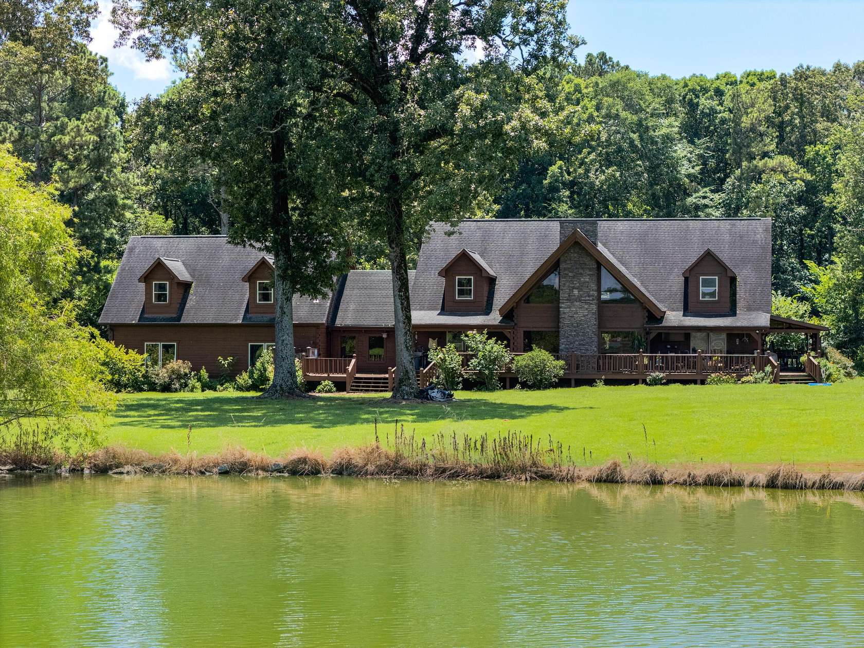 106 Acres of Land with Home for Sale in Cleveland, Tennessee