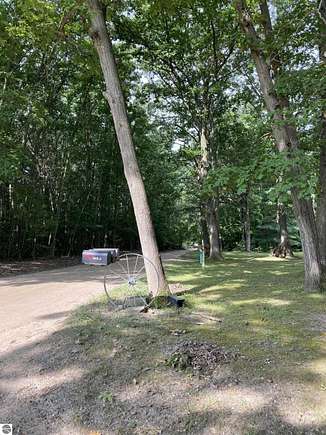 1.33 Acres of Residential Land for Sale in Vestaburg, Michigan