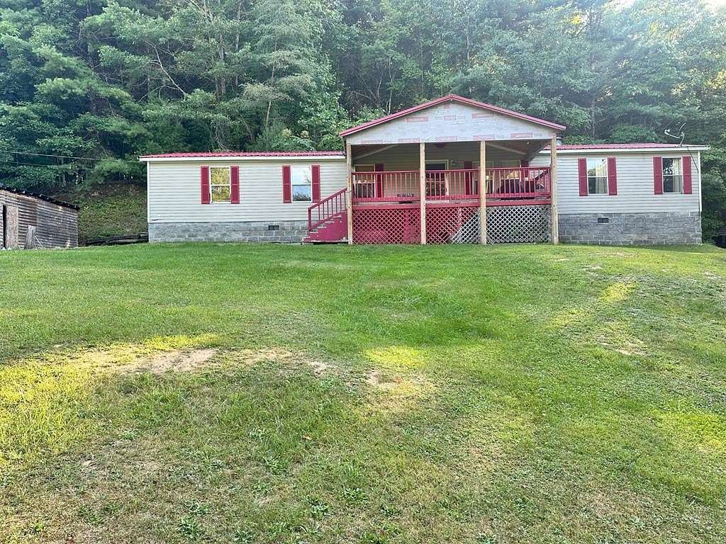 3.92 Acres of Residential Land with Home for Sale in Princeton, West Virginia