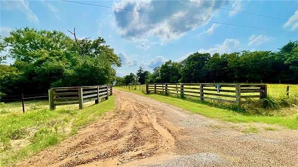 24 Acres of Agricultural Land with Home for Sale in Franklin, Texas