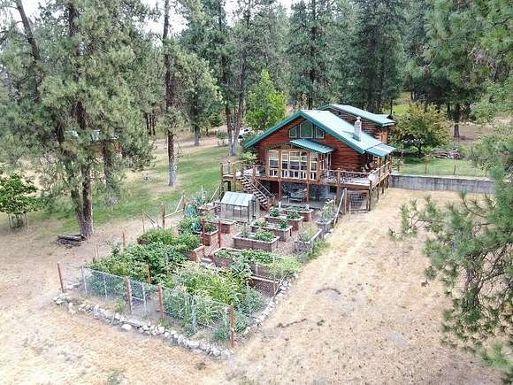 6 Acres of Land with Home for Sale in Colville, Washington