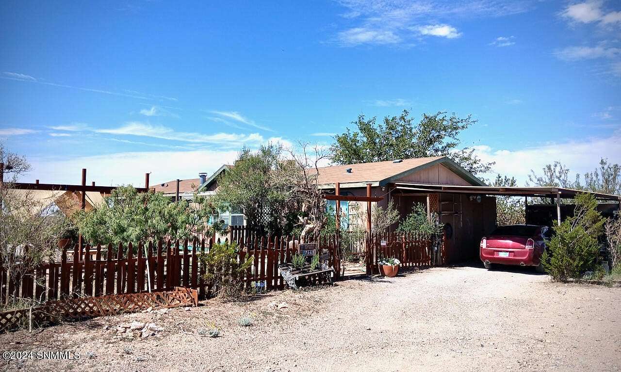 5.23 Acres of Residential Land with Home for Sale in Las Cruces, New Mexico