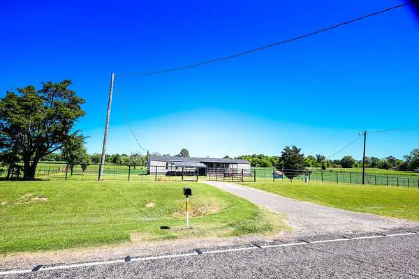 137 Acres of Land for Sale in Carthage, Texas