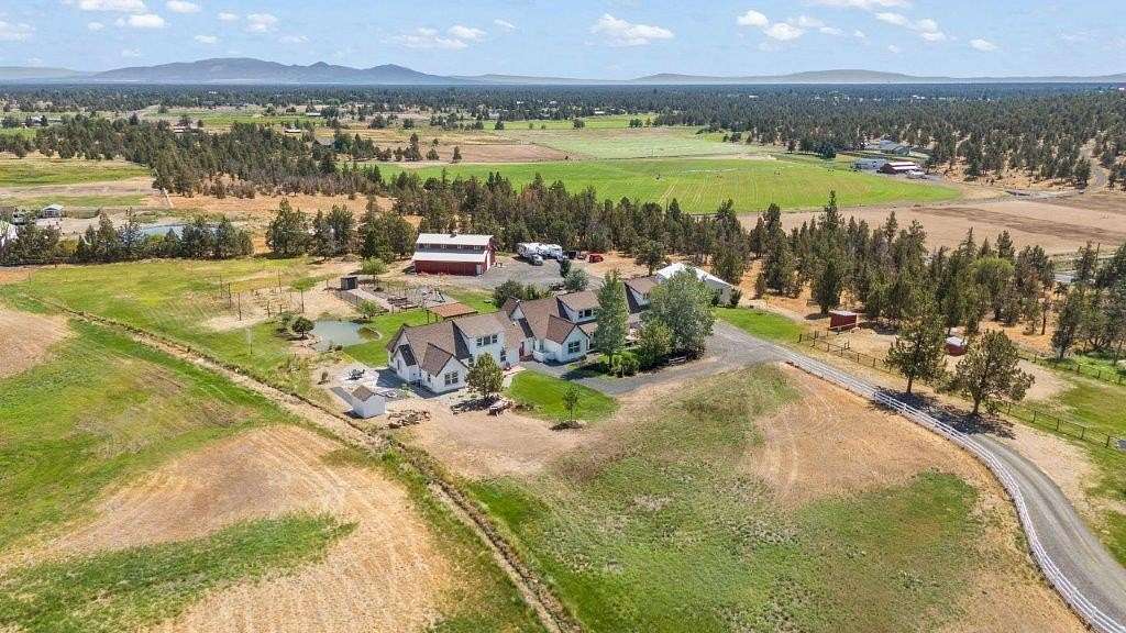 19.1 Acres of Land with Home for Sale in Bend, Oregon