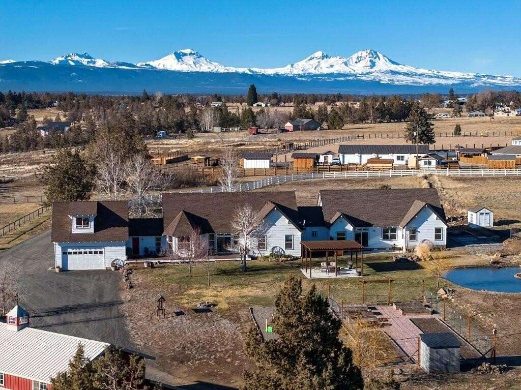 19.1 Acres of Land with Home for Sale in Bend, Oregon