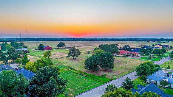 2.45 Acres of Residential Land for Sale in Corsicana, Texas