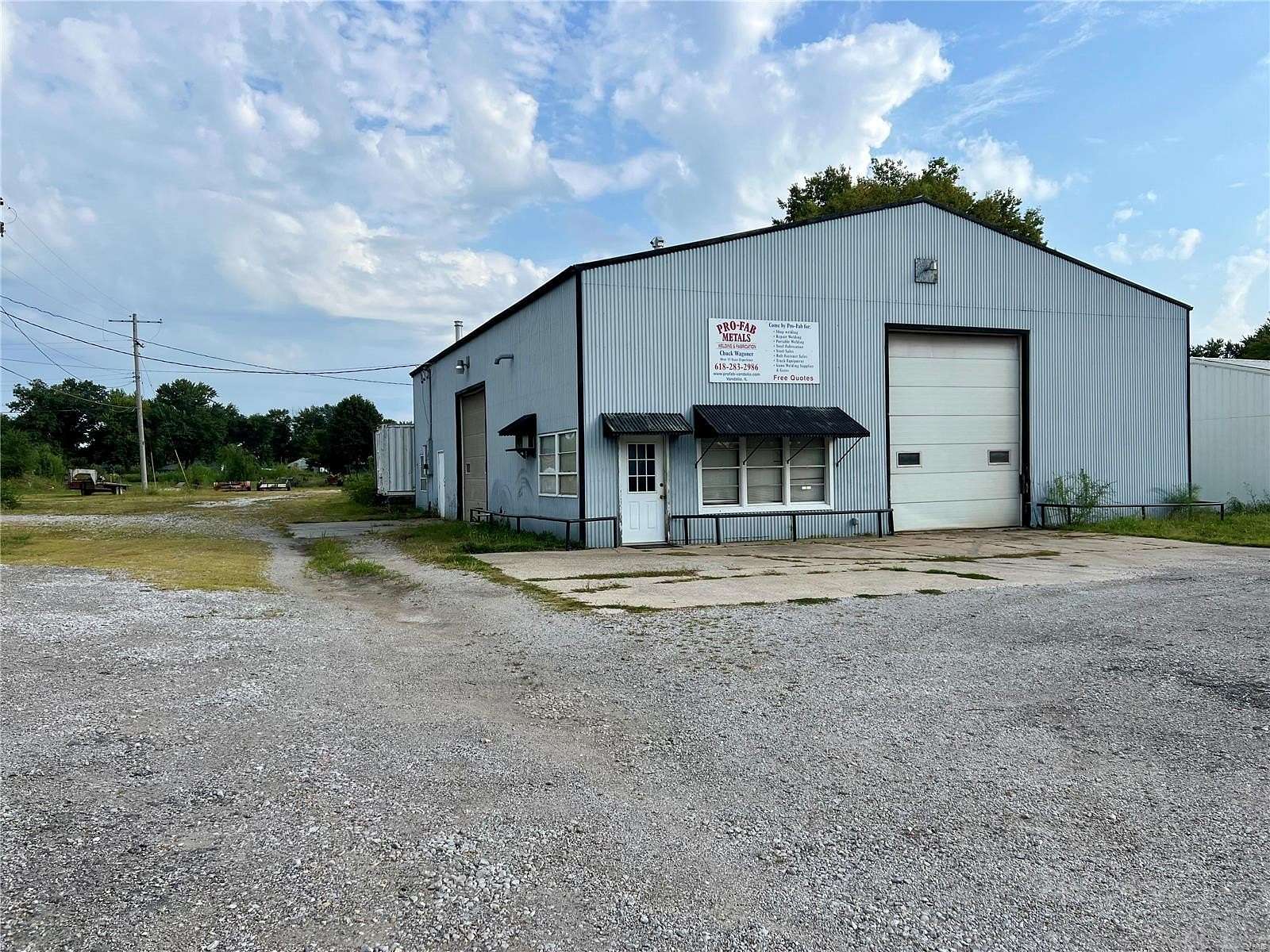 2.5 Acres of Improved Commercial Land for Sale in Vandalia, Illinois