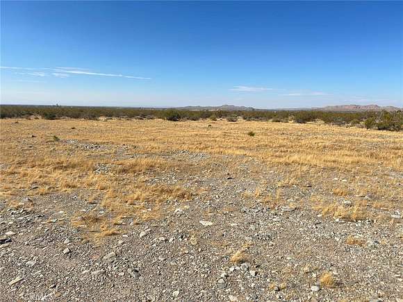 5.01 Acres of Land for Sale in Pearblossom, California