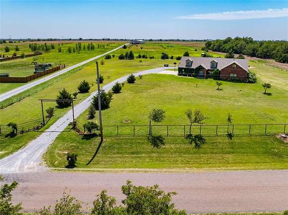 5 Acres of Residential Land with Home for Sale in El Reno, Oklahoma