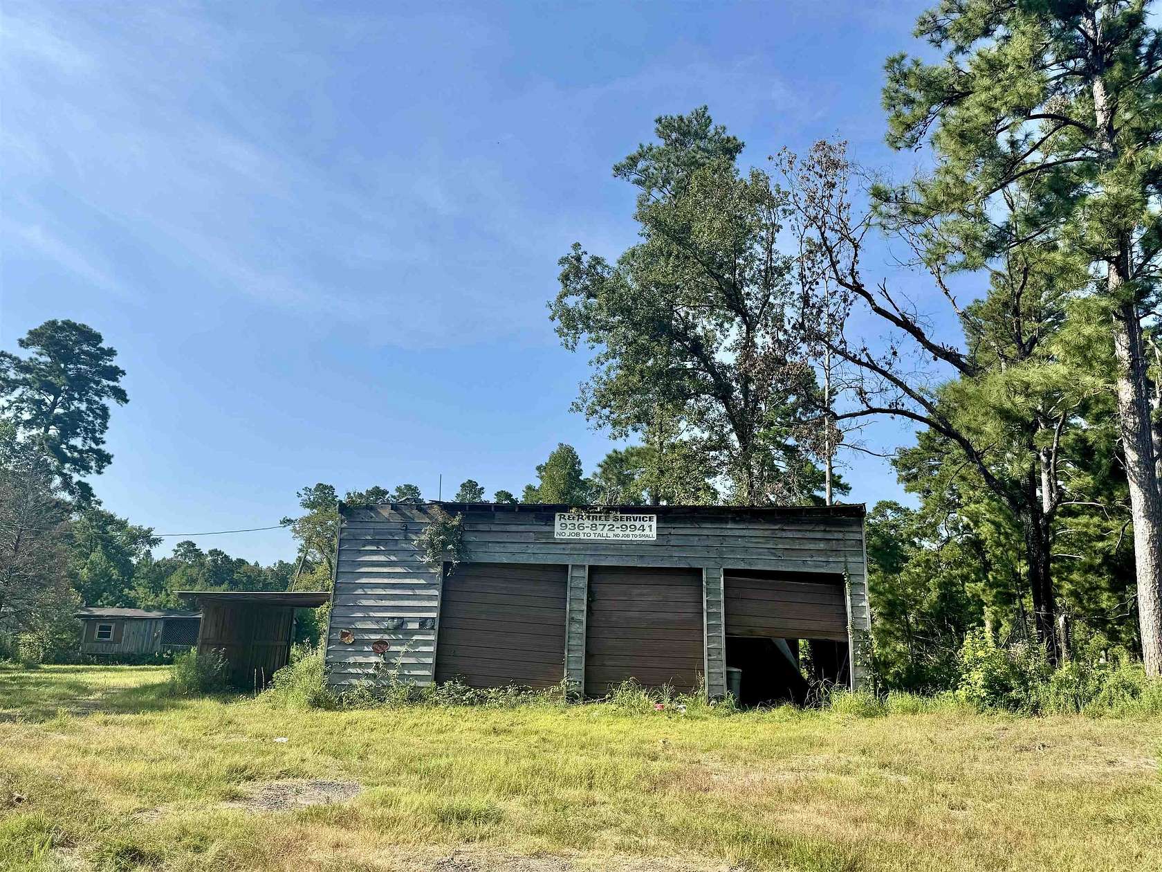 8.29 Acres of Mixed-Use Land for Sale in Broaddus, Texas