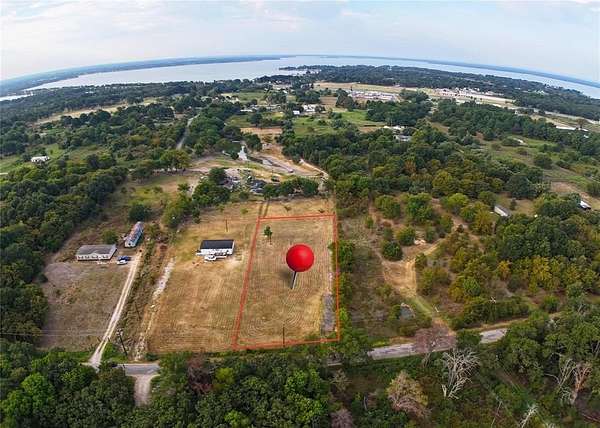 1 Acre of Residential Land for Sale in Kemp, Texas