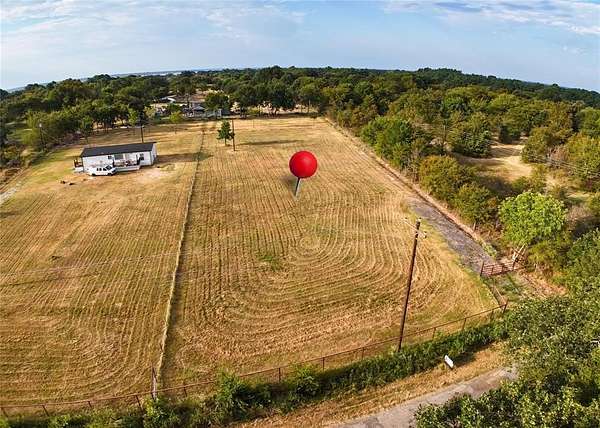 1 Acre of Residential Land for Sale in Kemp, Texas