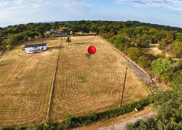 1 Acre of Residential Land for Sale in Kemp, Texas