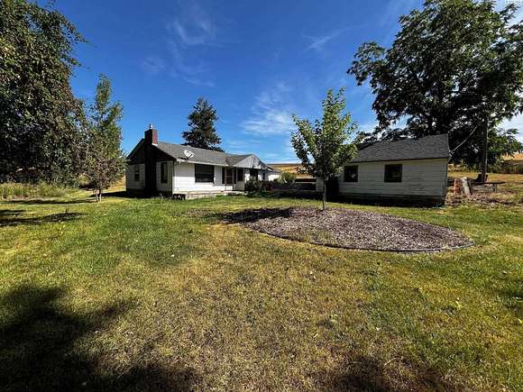 8 Acres of Residential Land with Home for Sale in Pullman, Washington