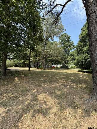 12 Acres of Recreational Land with Home for Sale in Mount Enterprise, Texas